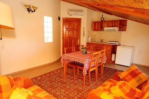 Apartament Caretta *